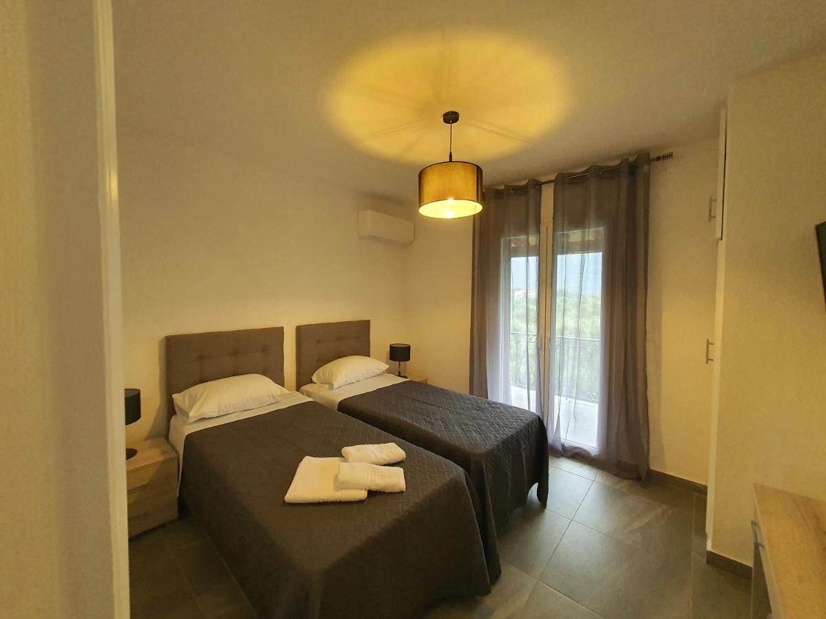 Bella De Lux Residence Kato Korakiana Luaran gambar